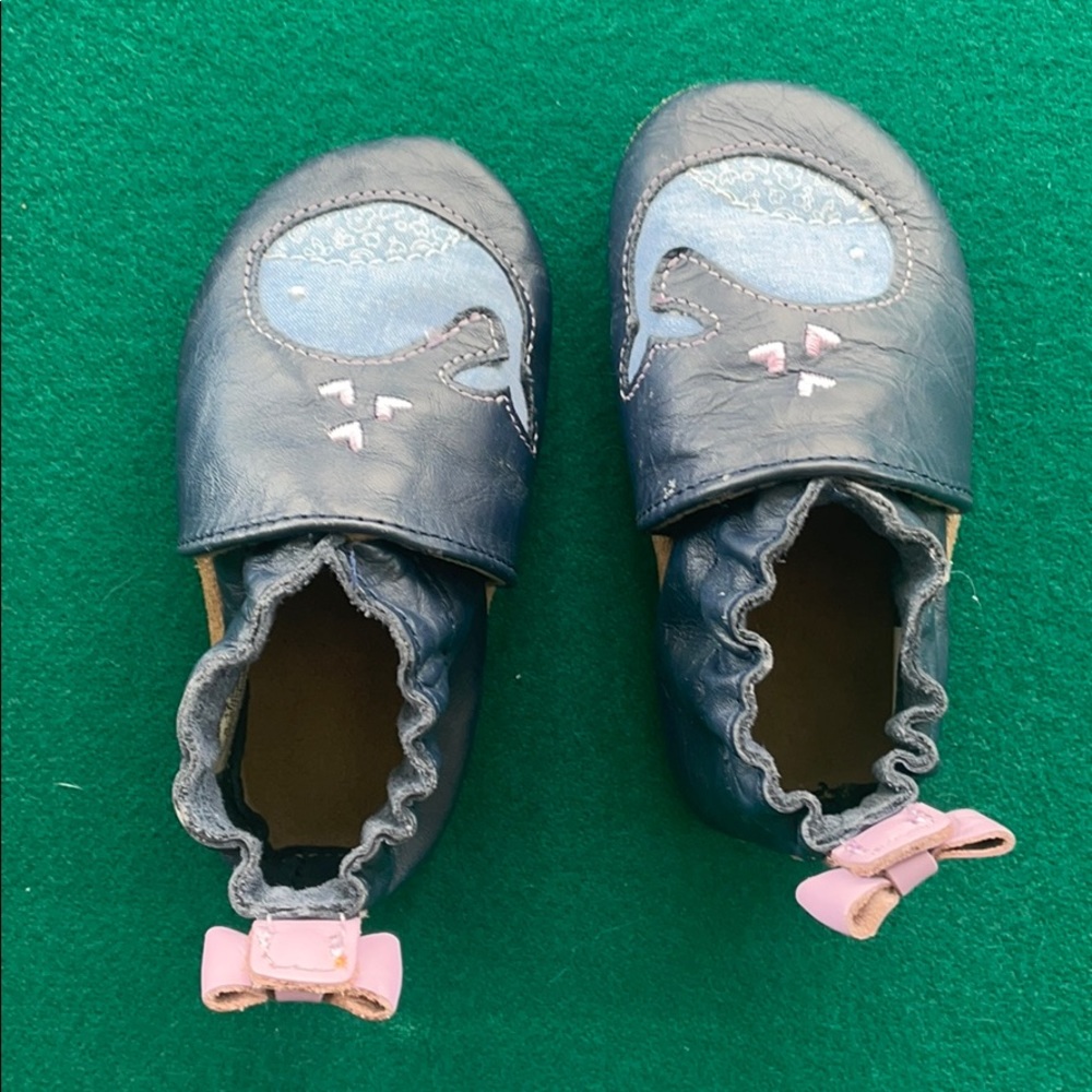 Robeez navy 6-12 months girls shoes (infant sz 3)